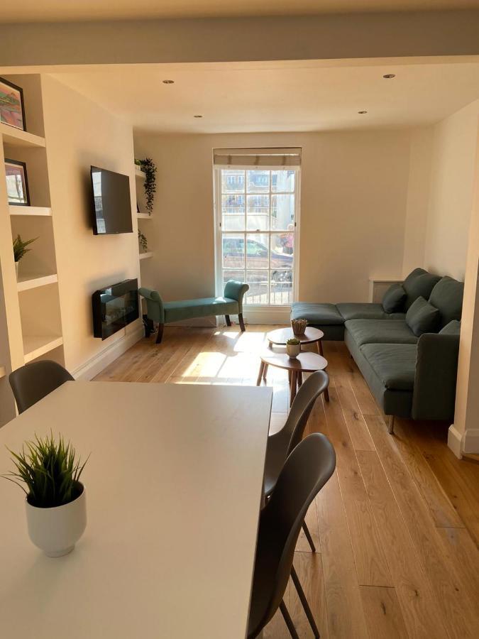 Warwick House - Stunning House With Terrace And Sea Views, Sleeps 11 Villa Worthing Bagian luar foto