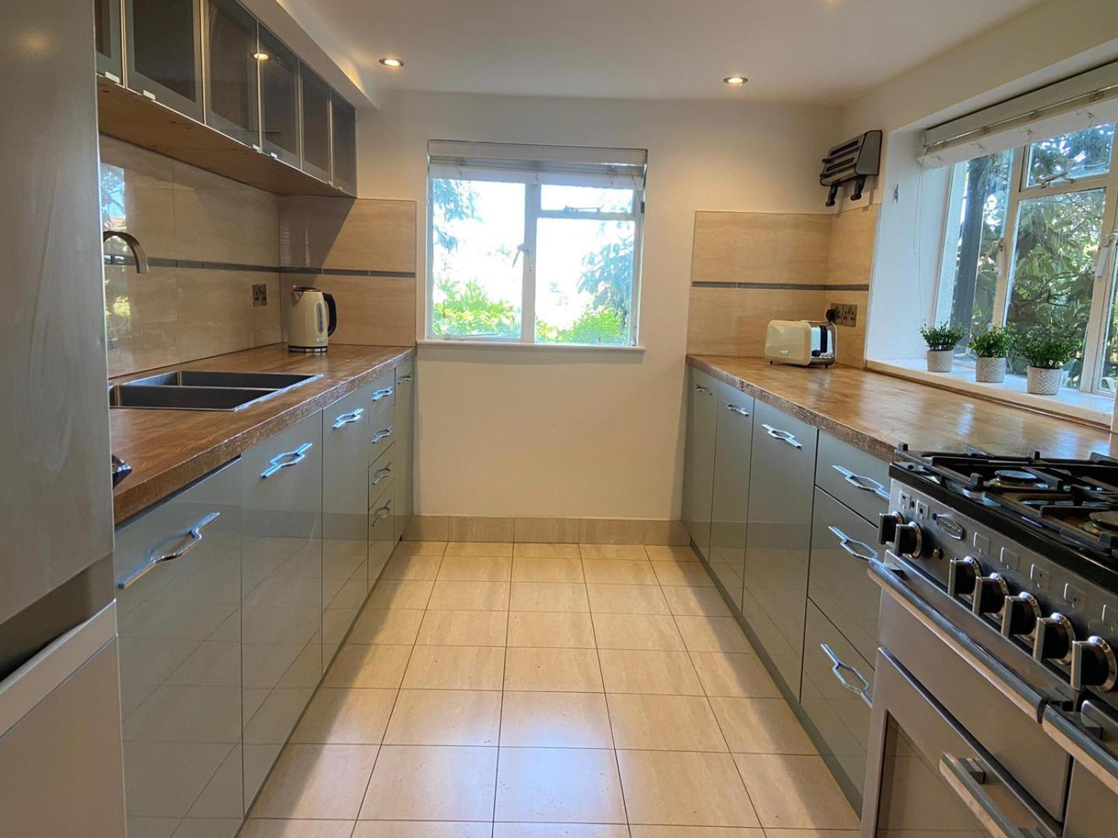 Warwick House - Stunning House With Terrace And Sea Views, Sleeps 11 Villa Worthing Ruang foto