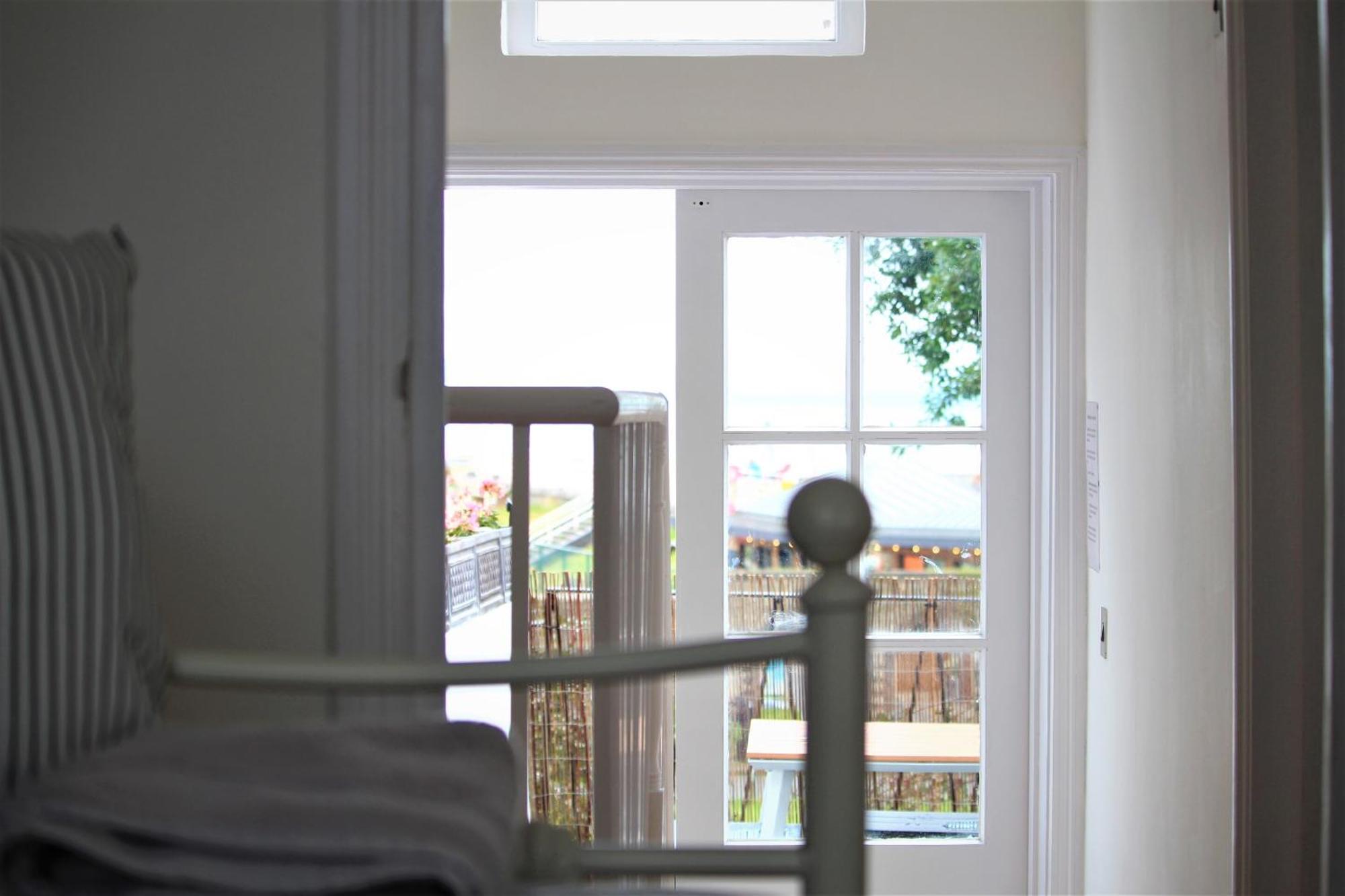 Warwick House - Stunning House With Terrace And Sea Views, Sleeps 11 Villa Worthing Bagian luar foto